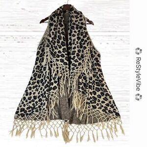 ANTHROPOLOGIE Women’s Size OS Vest Scarf Fringe Reversible Leopard Print Knit